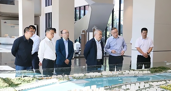 省经信厅投资处一行调研新利体育集团