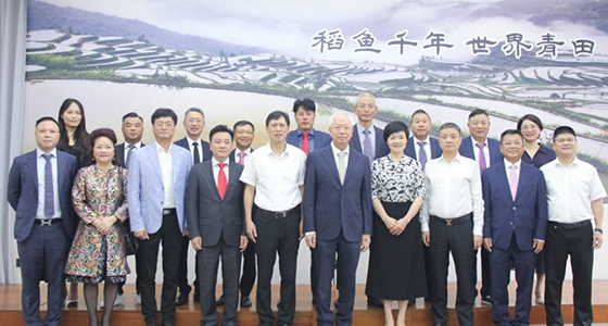 葡萄牙中华总商会会长蔡文显率旅葡侨体会见团考察中国·新利体育集团